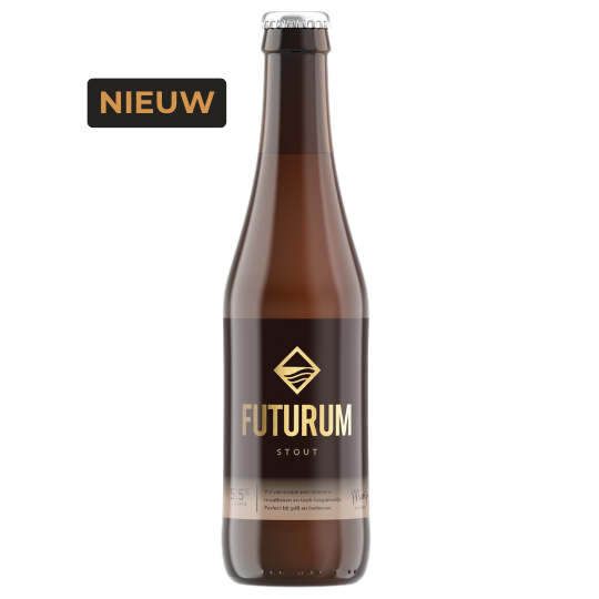 Donker stout bier van Brouwerij De Toekomst met romige schuimkraag, geserveerd naast een barbecue grill.